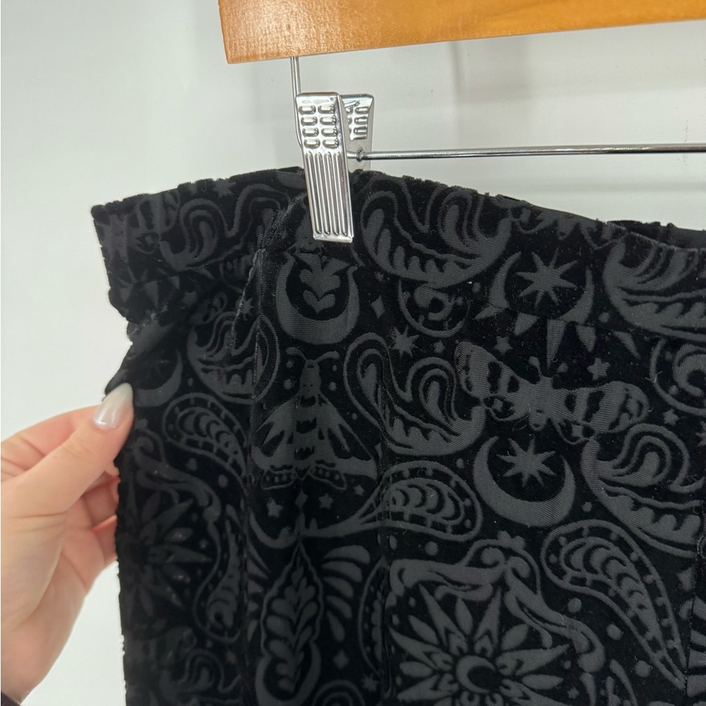 Killstar Velour Gothic Alternative Plus Size Black Patterned Women's Leggings - Picture 4 of 4